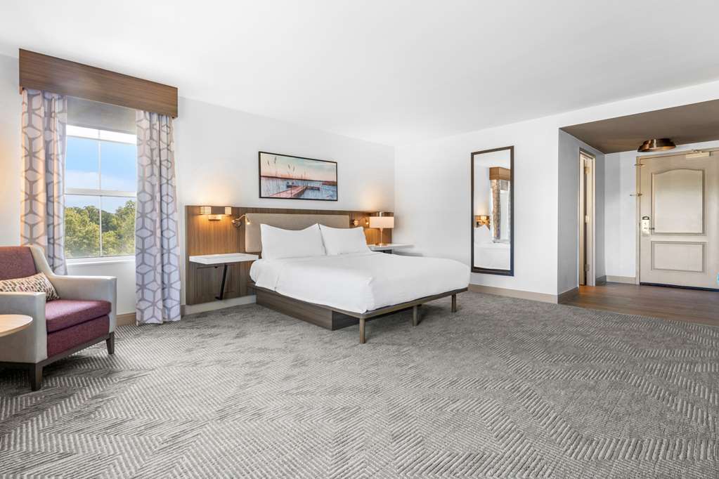 Фото Hilton Garden Inn Suffolk Riverfront