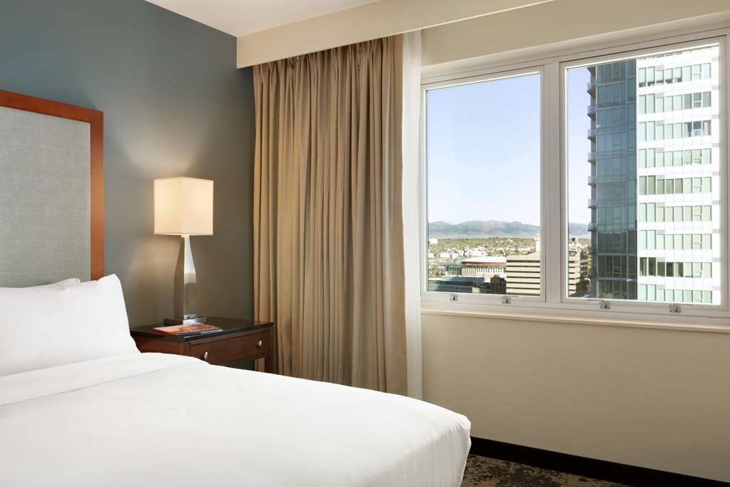 Фото Embassy Suites Denver-Downtown/Convention Center