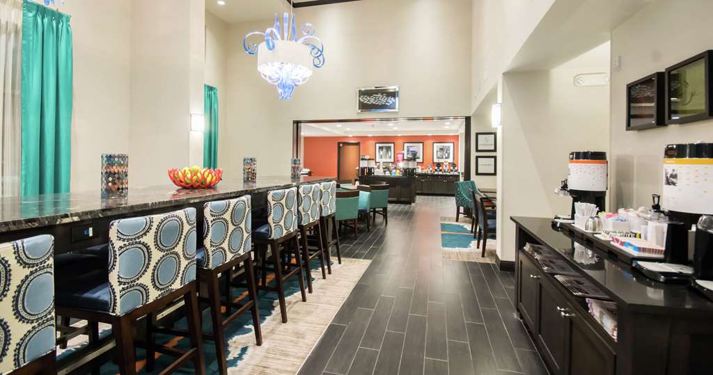 Фото Hampton Inn & Suites Orlando At SeaWorld