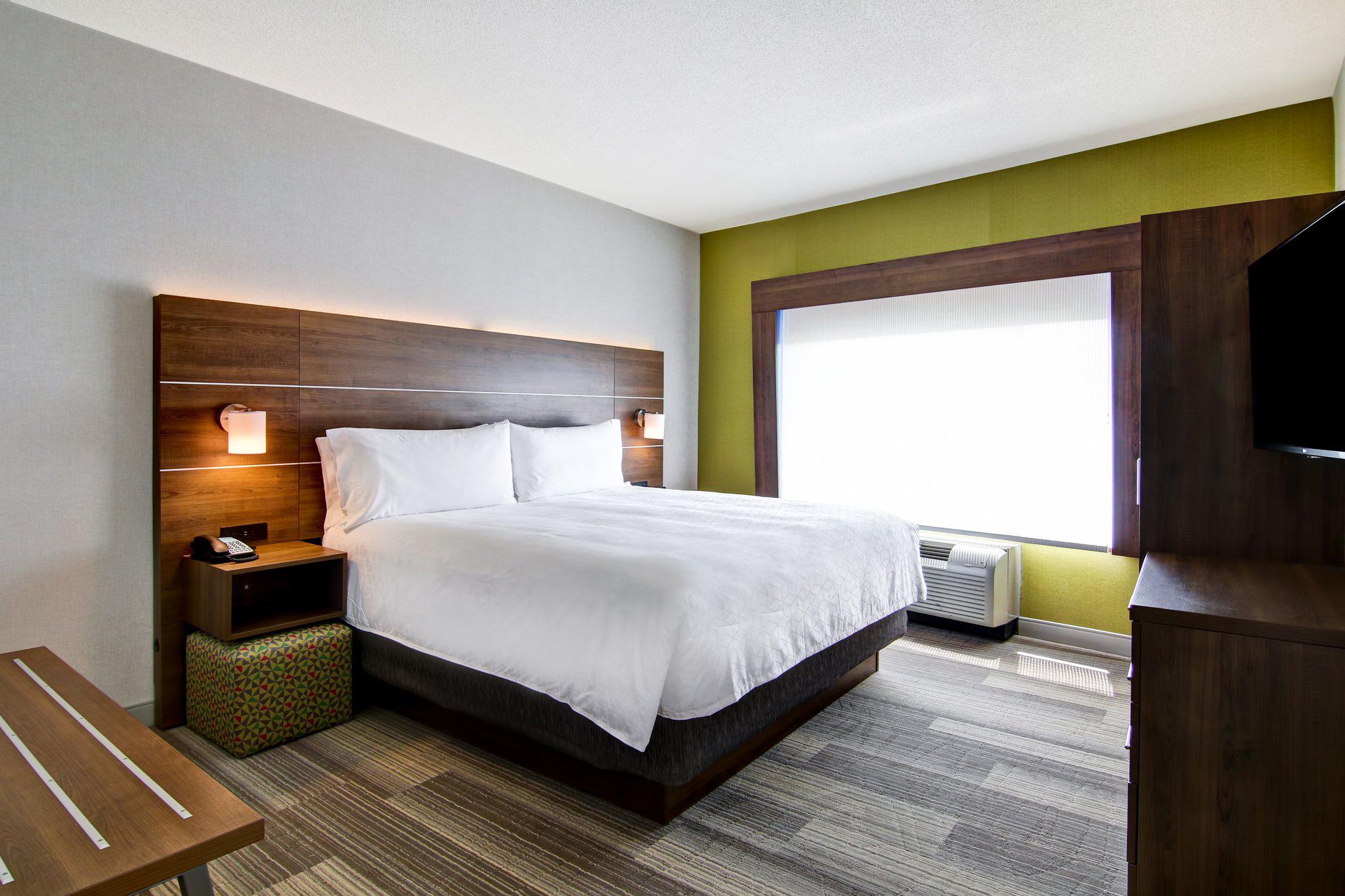 Фото Holiday Inn Express Hotel & Suites Toronto - Markham, an Ihg Hotel