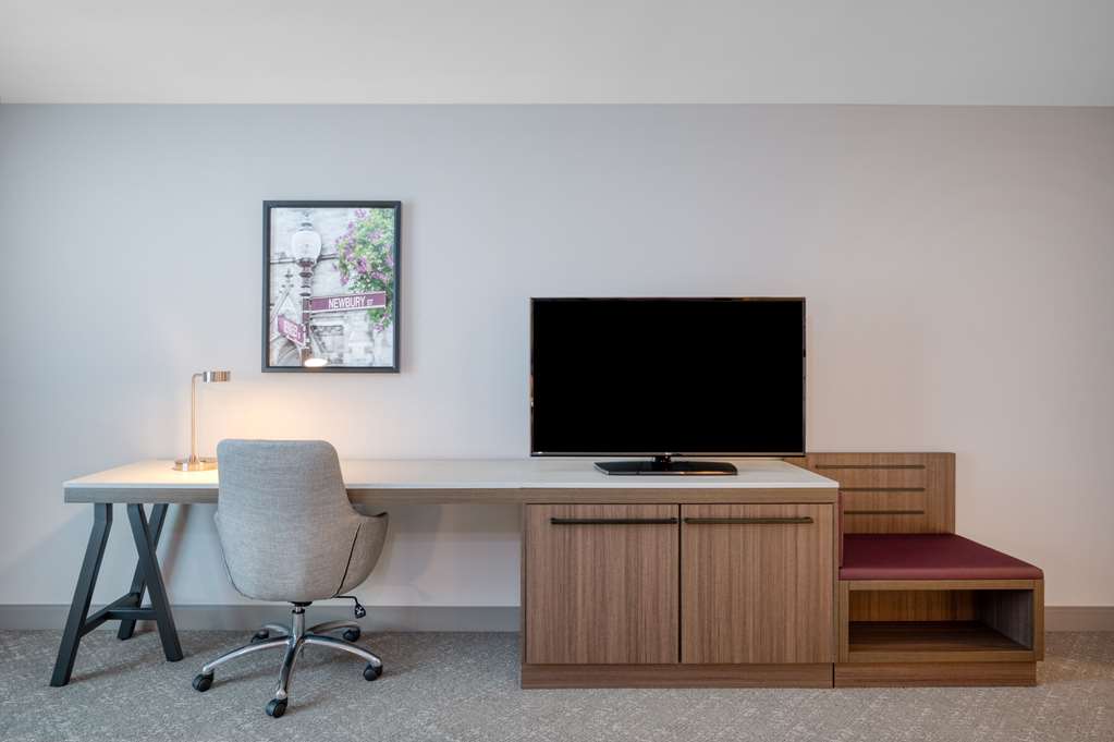 Фото Hilton Garden Inn Boston Logan Airport