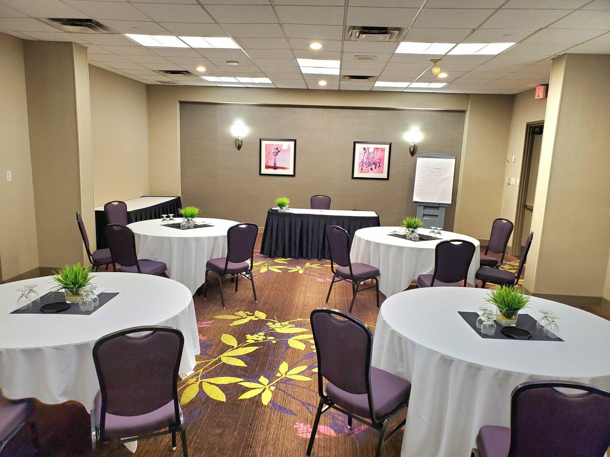 Фото Holiday Inn Toronto International Airport