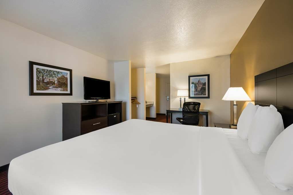 Фото Best Western Salinas Valley Inn & Suites