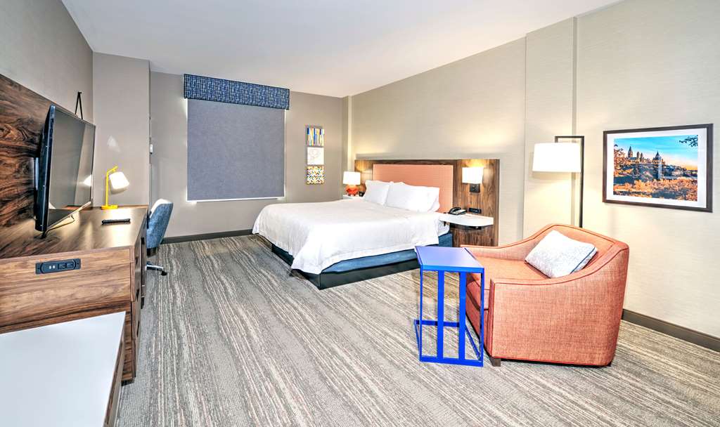 Фото Hampton Inn by Hilton Ottawa