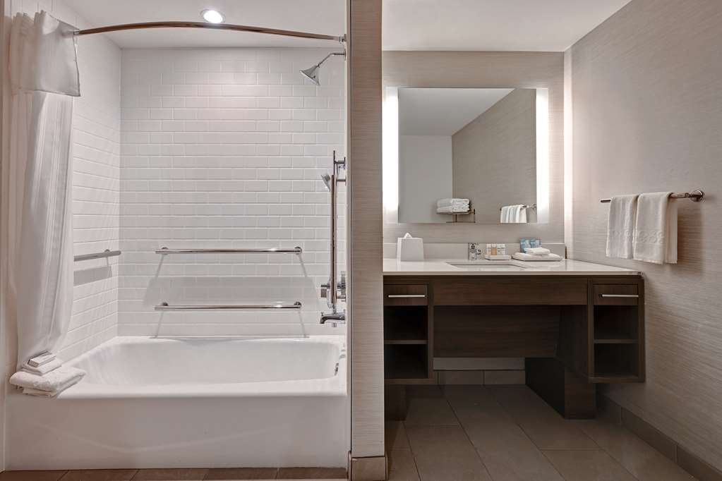 Фото Home2Suites by Hilton Anaheim Resort
