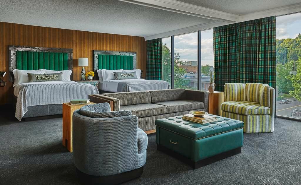 Фото Graduate Eugene