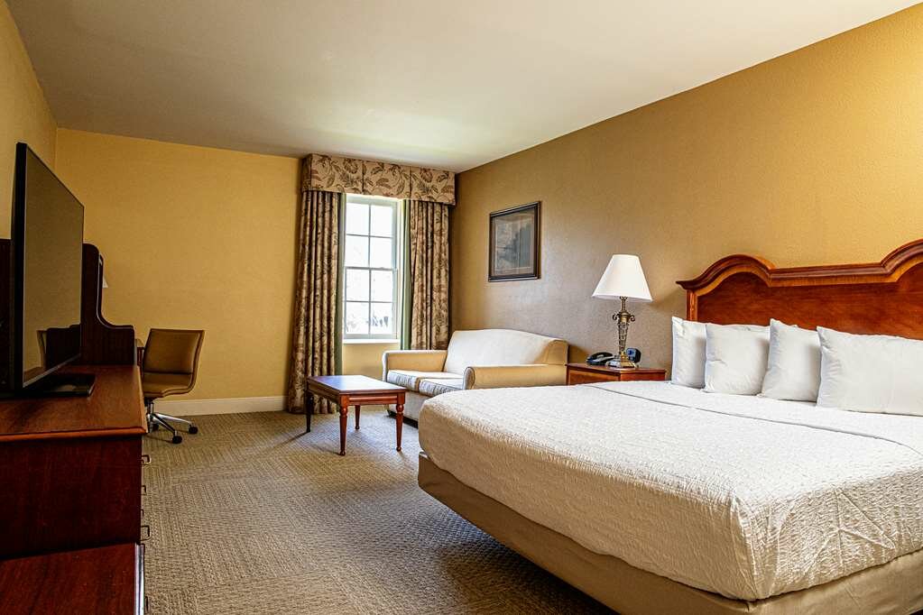 Фото Hampton Inn Charleston-Historic District