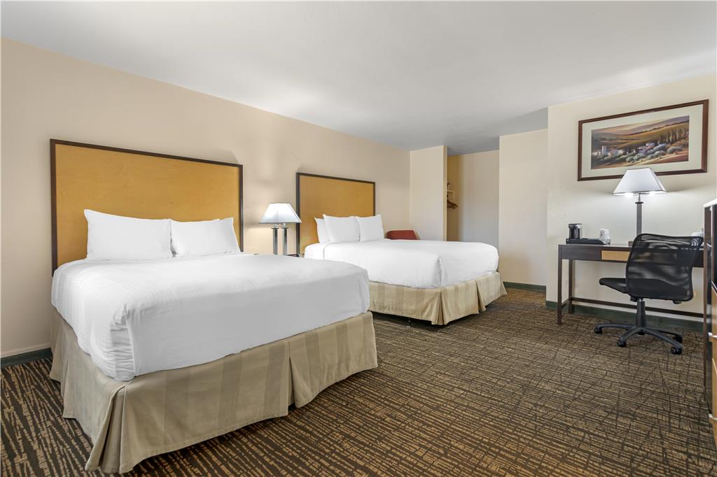 Фото Best Western Petaluma Inn