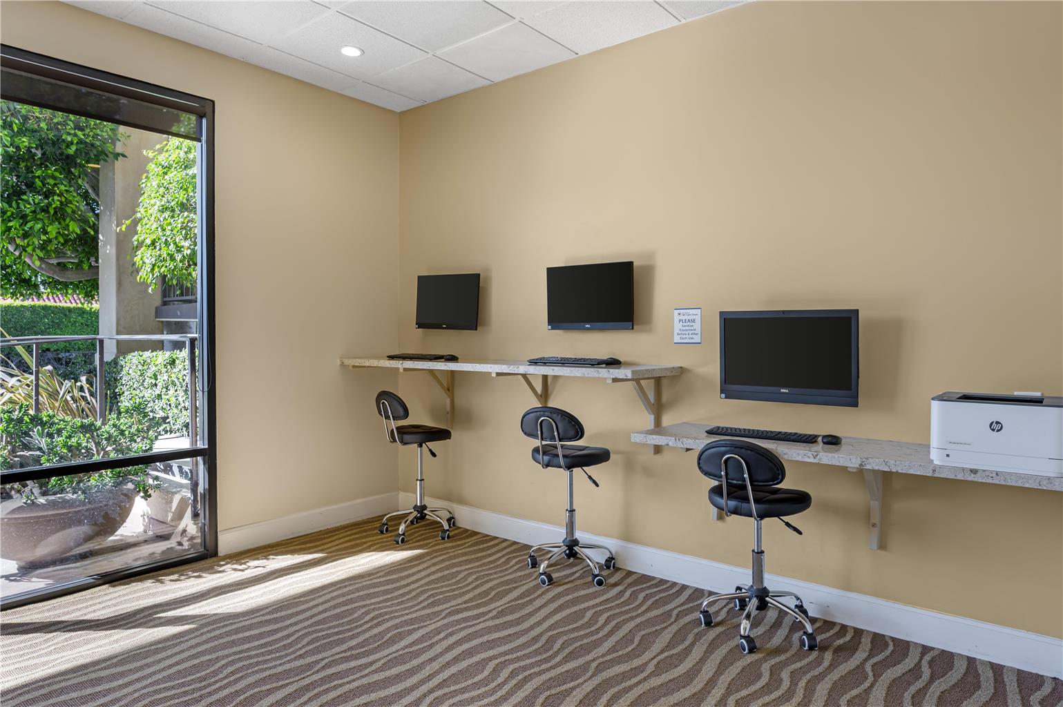 Фото Best Western Plus South Coast Inn