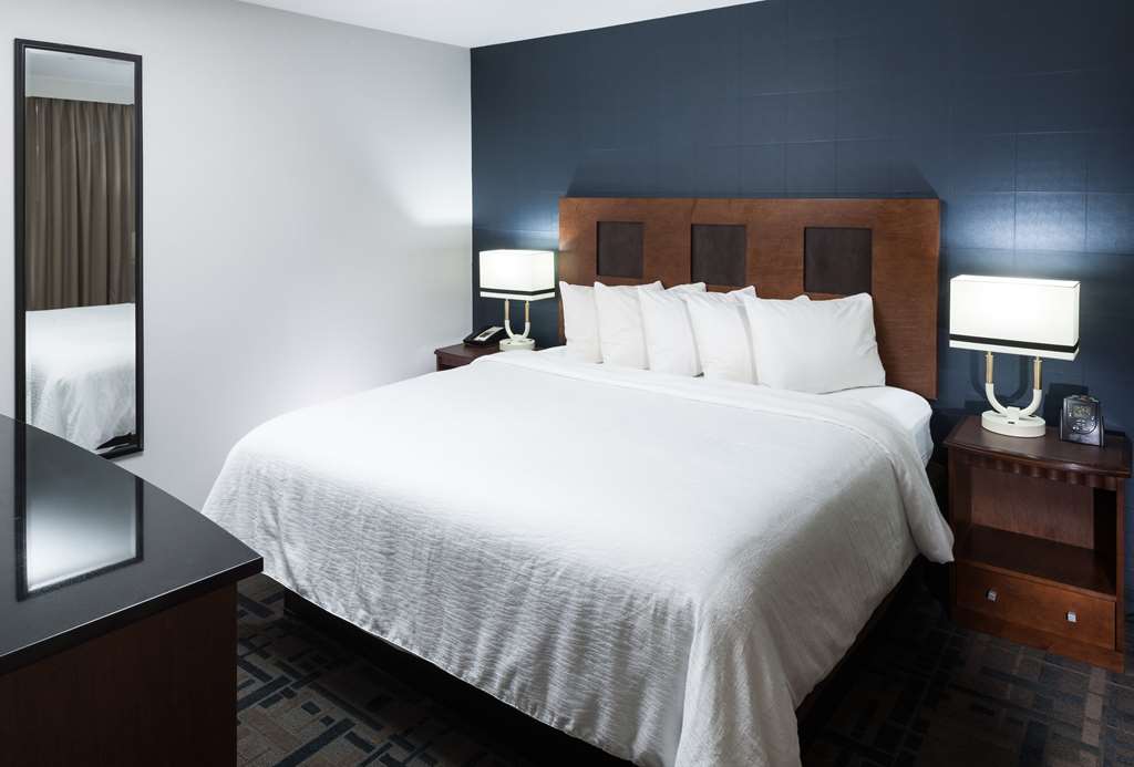 Фото Embassy Suites Anchorage