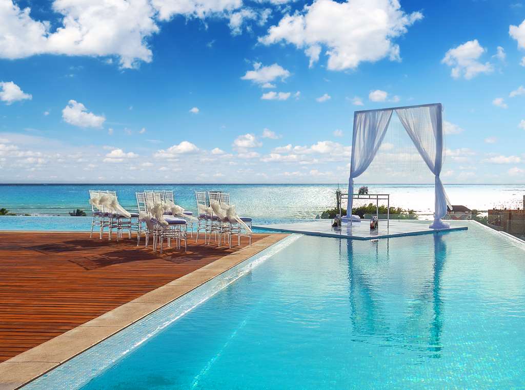 Фото Апартаменты The Fives Downtown Hotel & Residences, Curio Collection by Hilton
