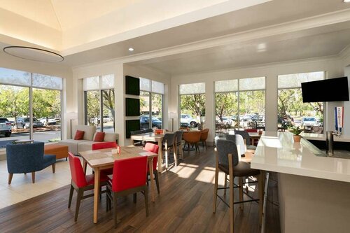 Гостиница Hilton Garden Inn Tallahassee в Таллахасси