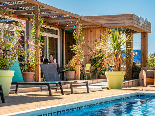 Гостиница Greet Hotel Marseille Provence Aéroport в Витроли