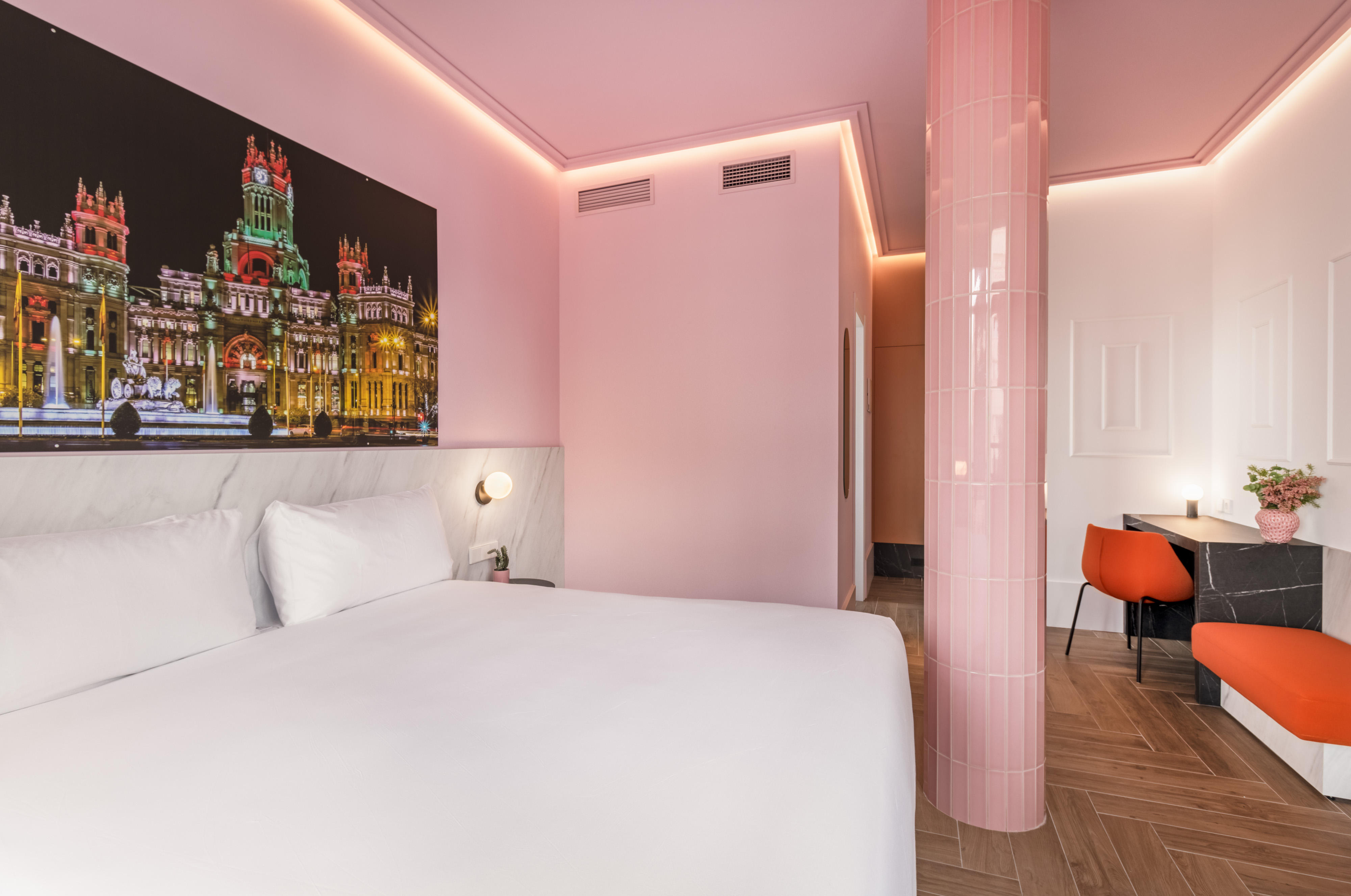 Фото Ikonik Gran VIA