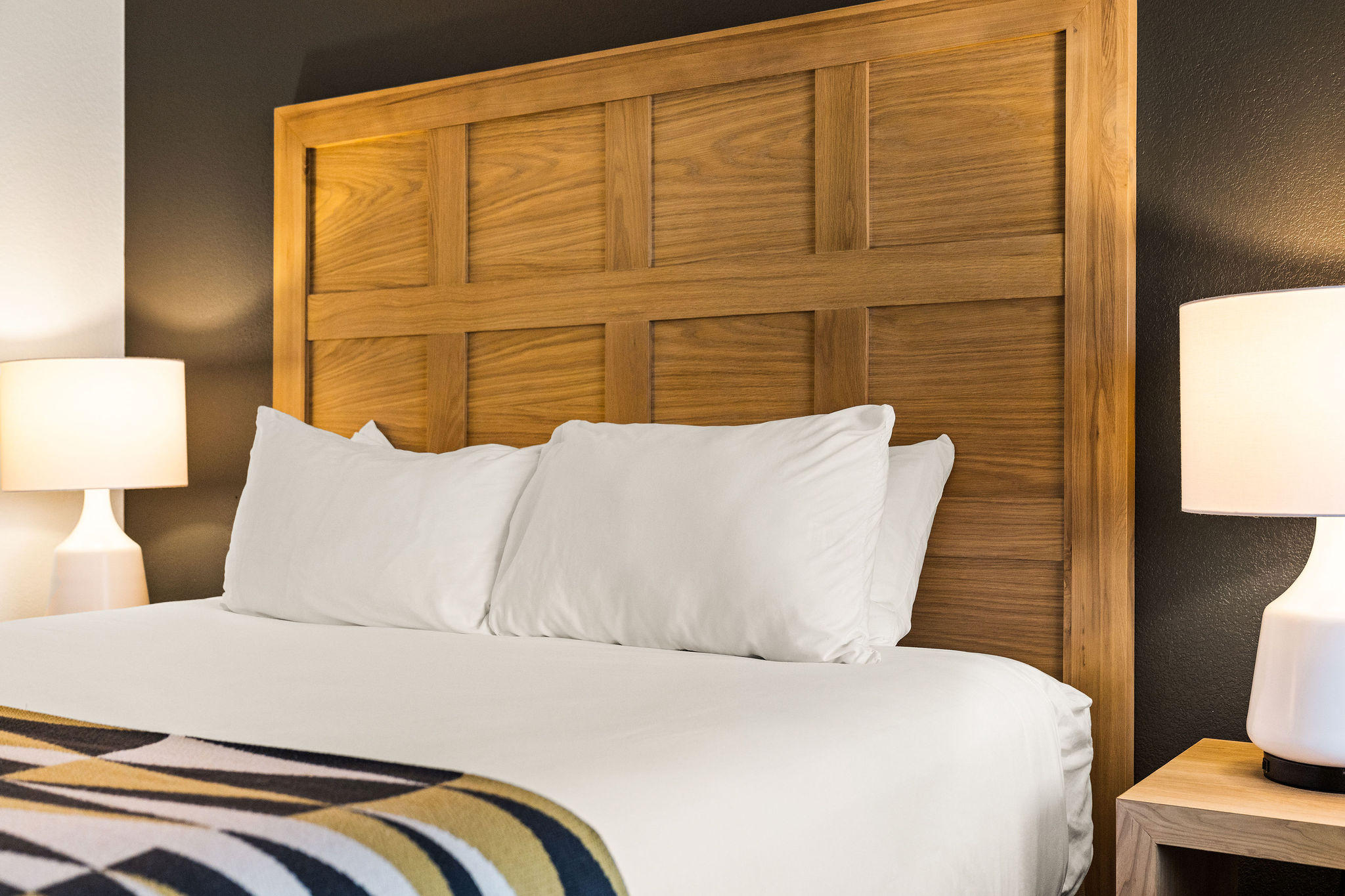 Фото Oxford Suites Redding