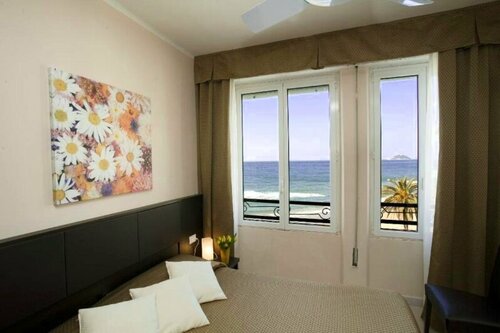 Гостиница Hotel Nuovo Al Mare в Алассио