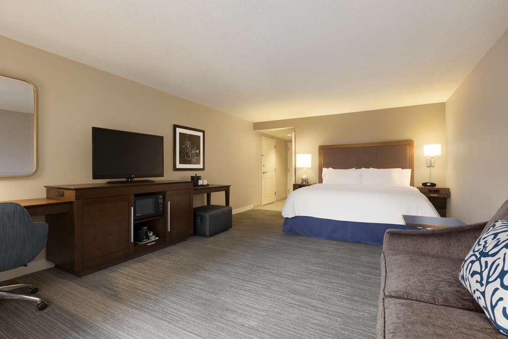 Фото Hampton Inn & Suites Nashville Downtown
