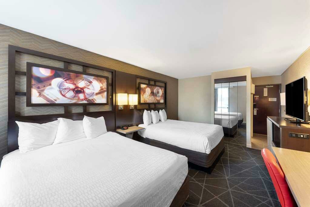 Фото Best Western Plus Austin Central