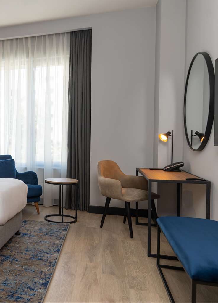 Фото Radisson Blu Hotel, Amman Galleria Mall