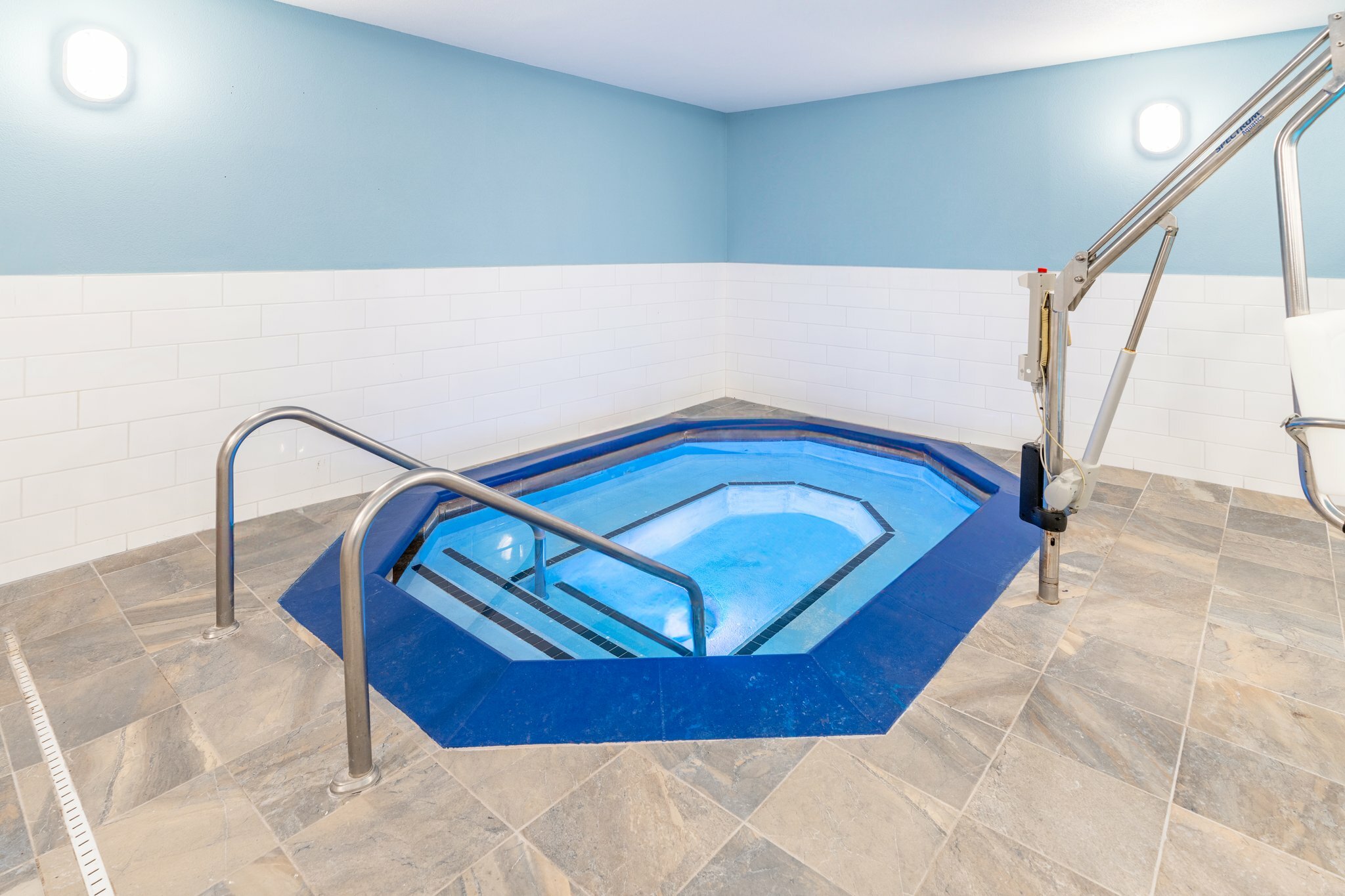 Фото Holiday Inn Express Hotel & Suites - Cheyenne, an Ihg Hotel