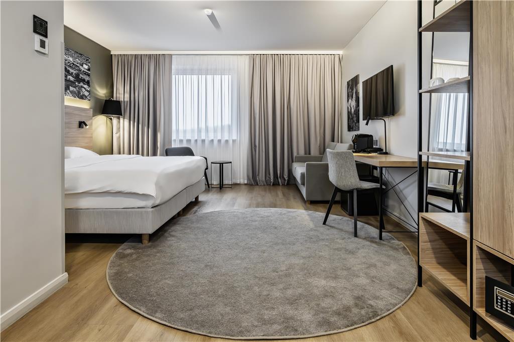 Фото Park Inn by Radisson Vilnius Airport Hotel & Conference Centre
