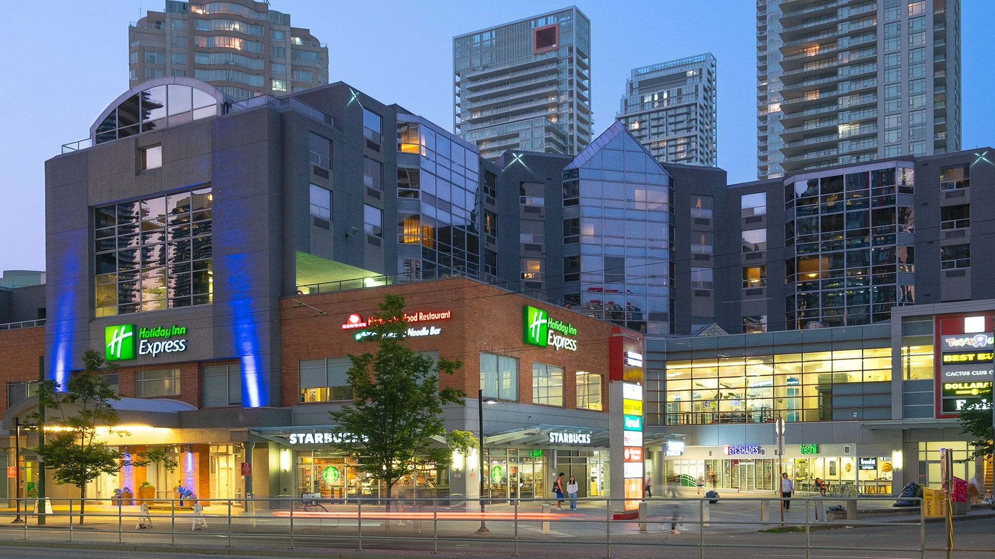 Фото Holiday Inn Express Vancouver-Metrotown