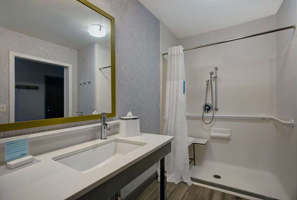 Фото Hampton Inn Westfield