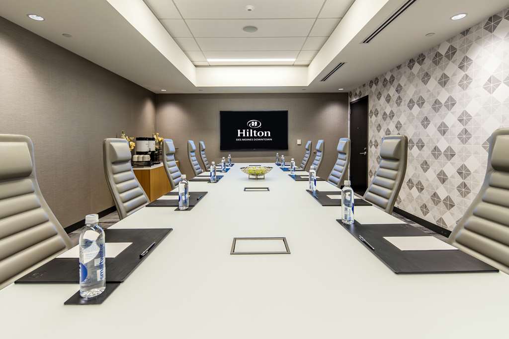 Фото Hilton Des Moines Downtown