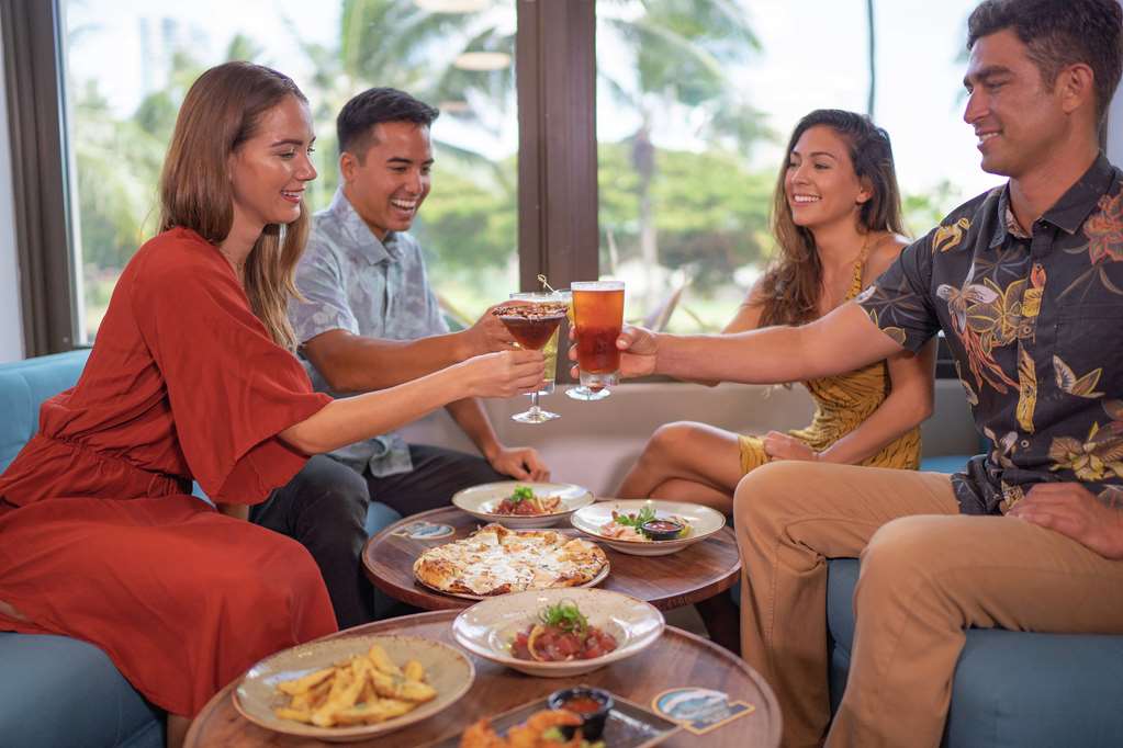 Фото DoubleTree by Hilton Alana - Waikiki Beach