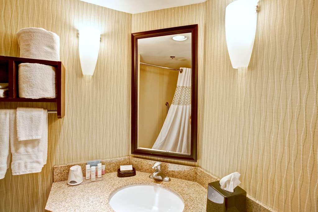 Фото Hampton Inn College Station