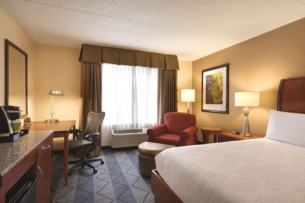 Фото Hilton Garden Inn Lancaster