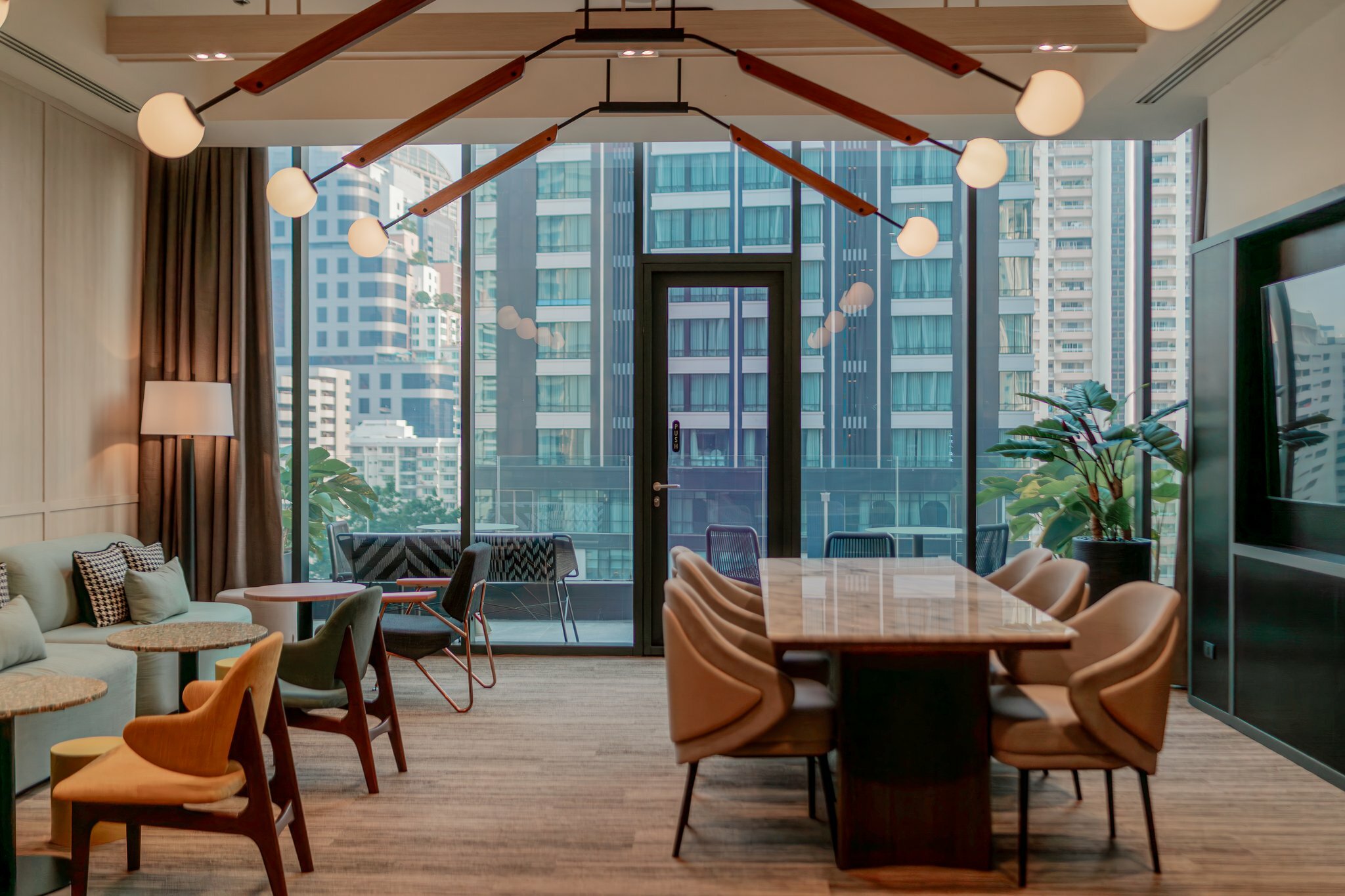 Фото Staybridge Suites Bangkok Sukhumvit