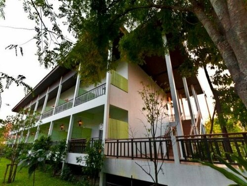 Гостиница Tree House Hotel в Провинции Сисакет