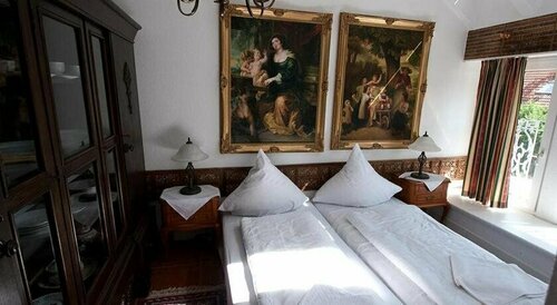 Гостиница Rittergut Haus Laer - Historisches Gästehaus в Виттене