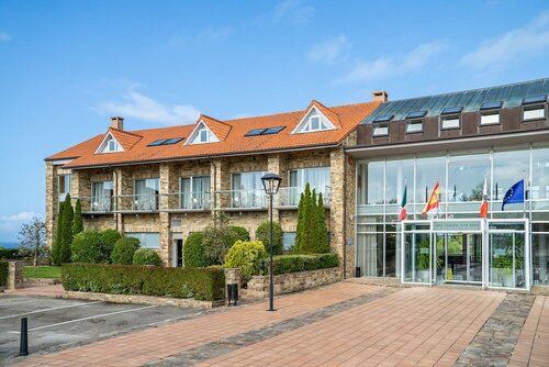 Гостиница Abba Comillas Golf Apartments в Комилласе