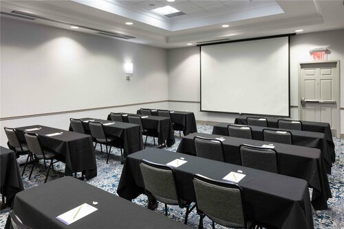 Гостиница Hilton Garden Inn Detroit/Novi в Нови