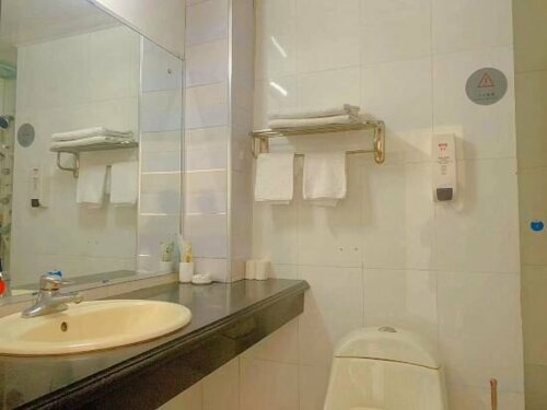 Гостиница Suifen River Zhonglong Hotel в Суйфэньхэ
