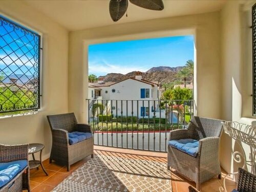 Апартаменты Spacious Private Patio and Access to Multiple Pools and SPA - Charming Retreat в Палм Дезерте