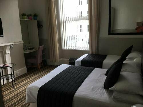 Гостиница Jewells Guest Accommodation в Плимуте