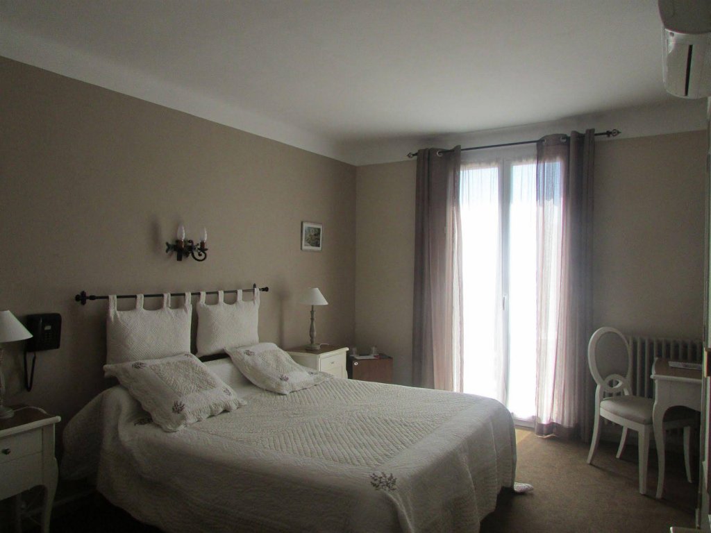 Фото Le Castelet Des Alpilles