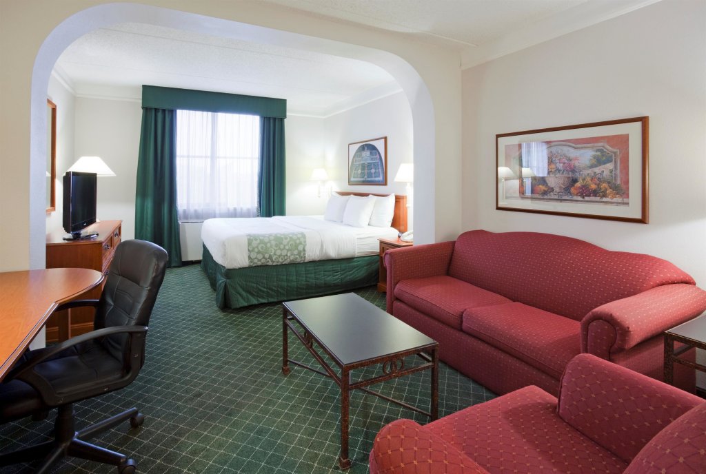 Фото La Quinta Inn & Suites by Wyndham Madison American Center