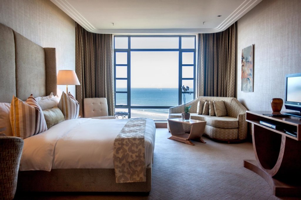 Фото Suncoast Hotel