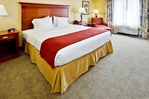 Holiday Inn Express Hotel & Suites Dfw West - Hurst (California, County of Ventura, Thousand Oaks, Rolling Oaks Drive), hotel