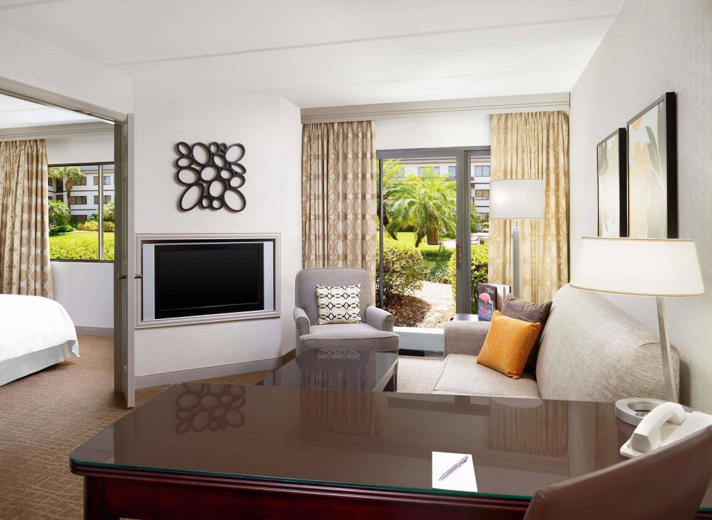 Фото Sheraton Suites Orlando Airport