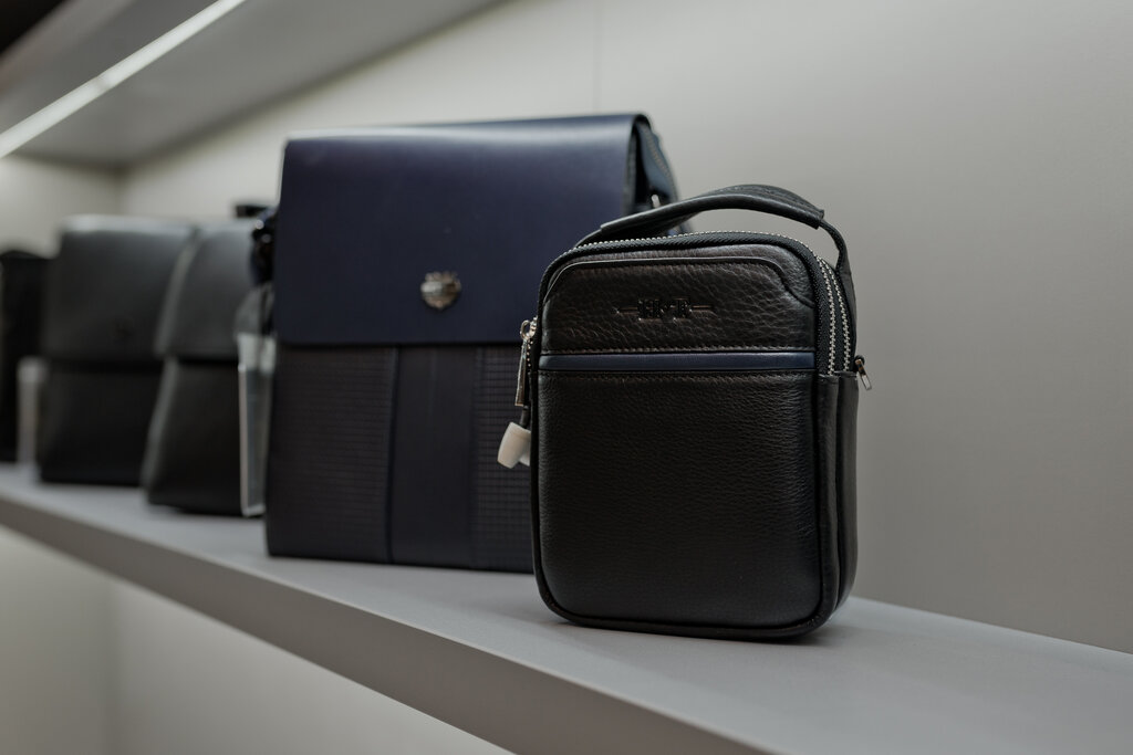 Bags and suitcases store Cakc, Molodcheno, photo