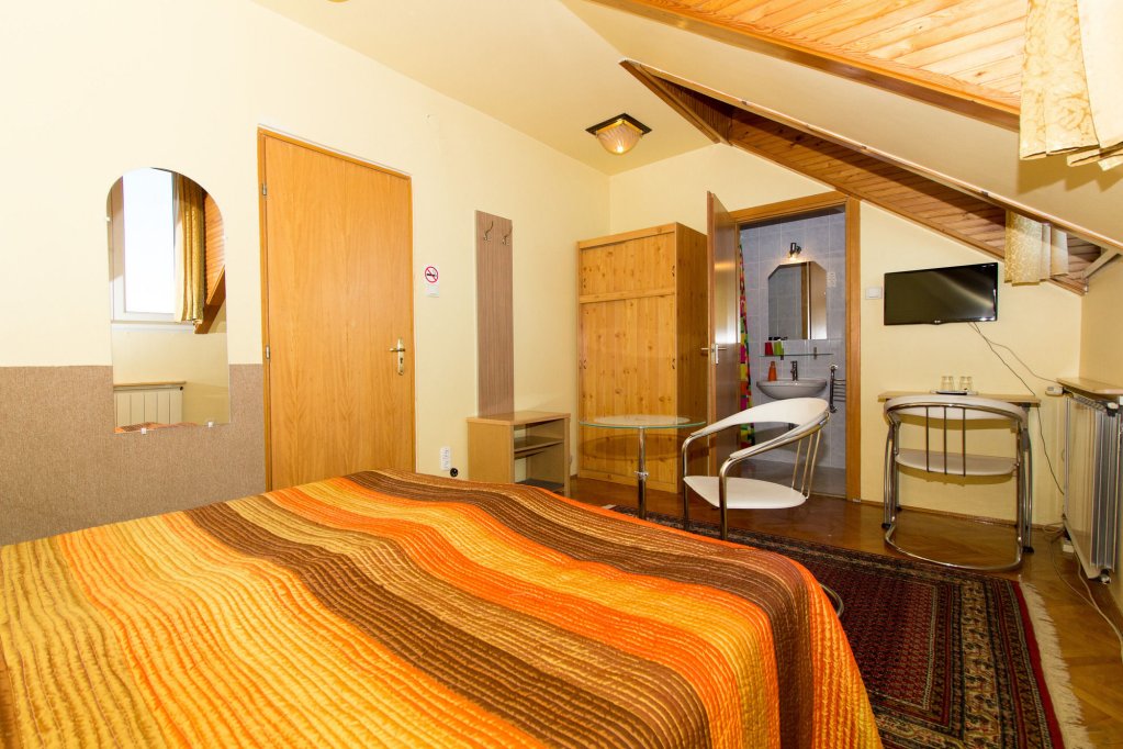 Фото Budavar Bed and Breakfast