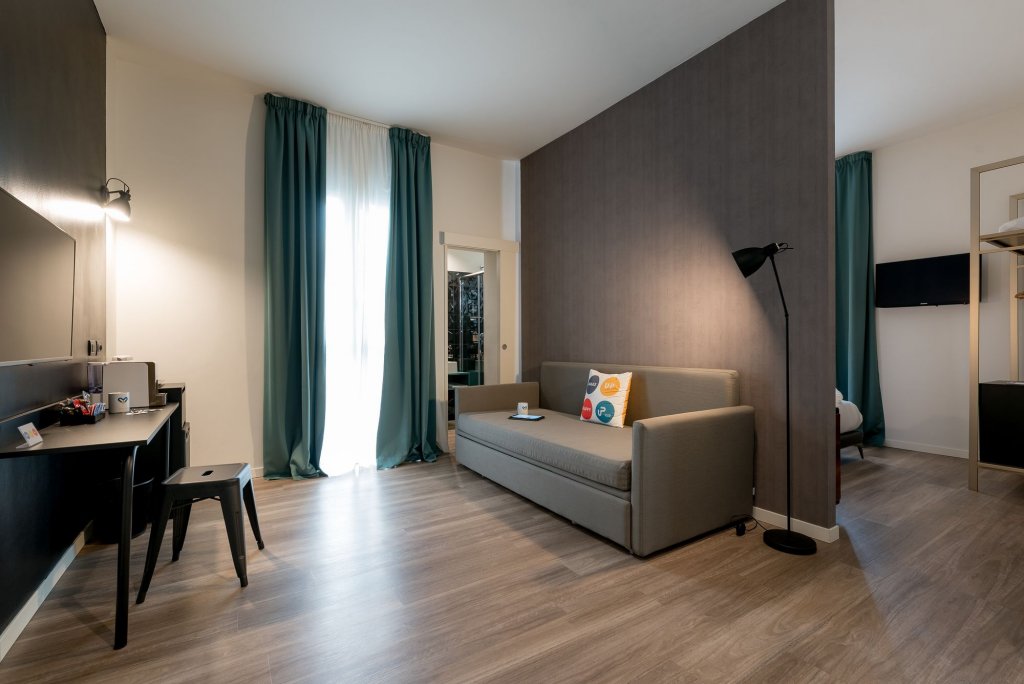 Фото Up Hotel