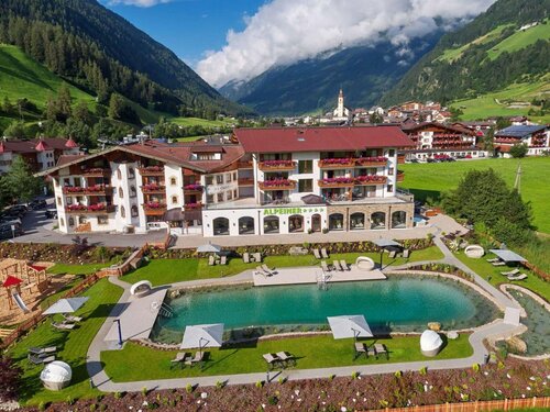 Внешний вид отеля Alpeiner Nature Resort Tirol в Нойштифт-им-Штубайтали, фото 1