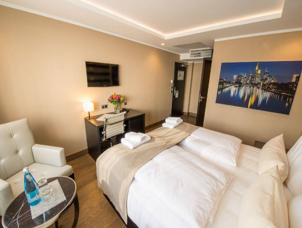 Фото Skyline Hotel