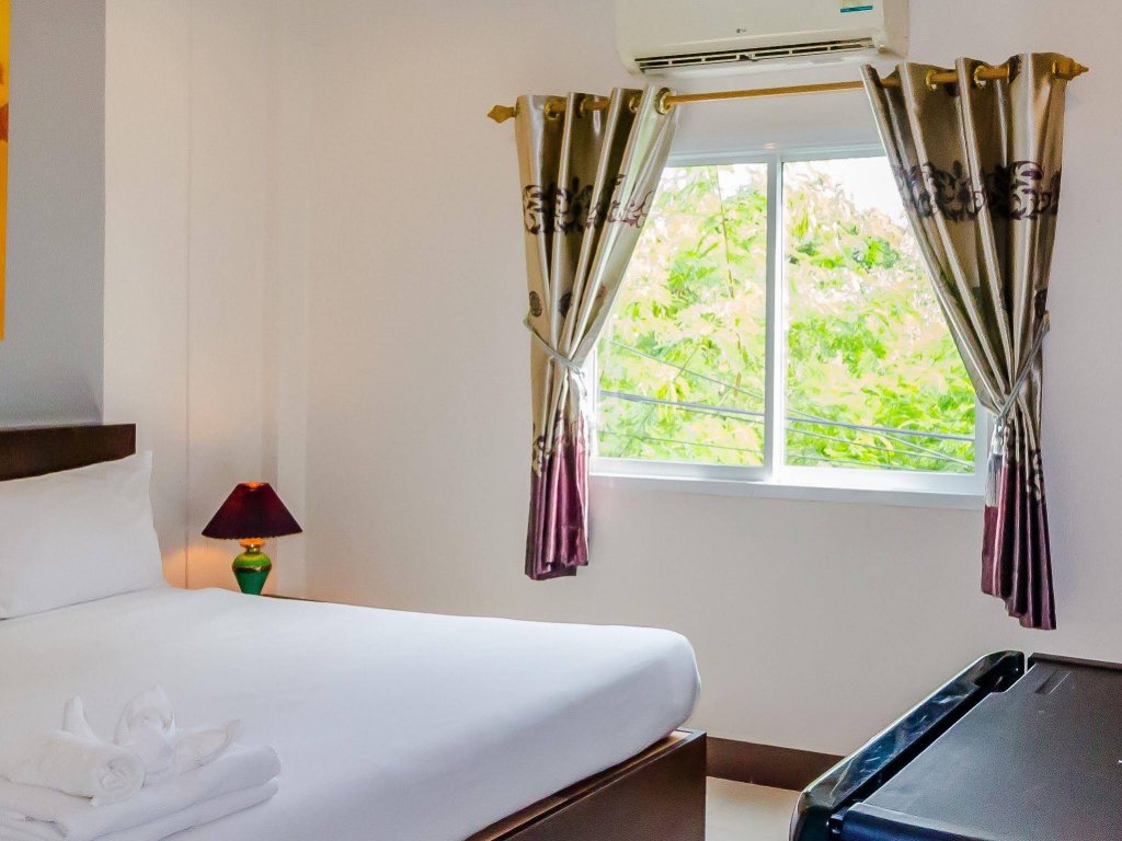 Фото Baan Yuyen Karon Guesthouse